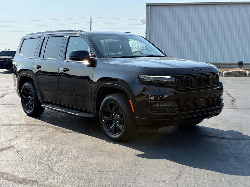 Jeep Wagoneer Vehicle Full-screen Gallery Image 2