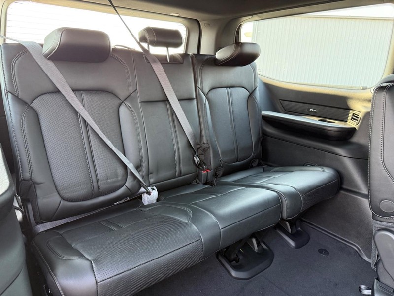 Jeep Wagoneer Vehicle Full-screen Gallery Image 5