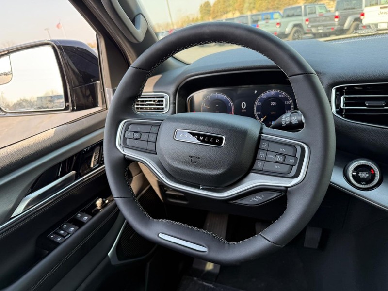 Jeep Wagoneer Vehicle Full-screen Gallery Image 8