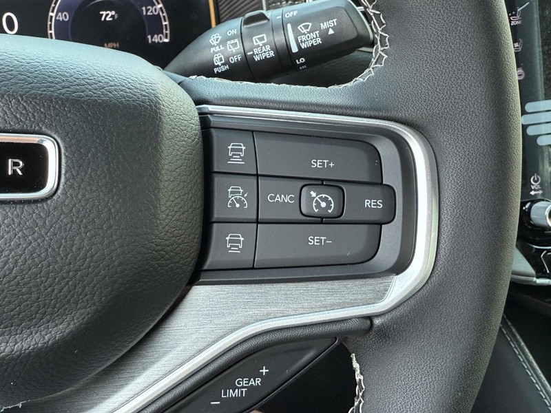 Jeep Wagoneer Vehicle Full-screen Gallery Image 14