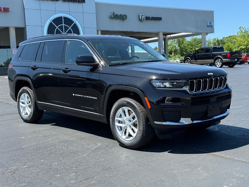 Jeep Grand Cherokee L Vehicle Full-screen Gallery Image 2