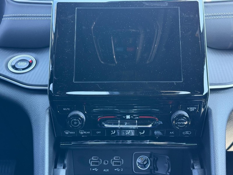 Jeep Grand Cherokee L Vehicle Full-screen Gallery Image 9