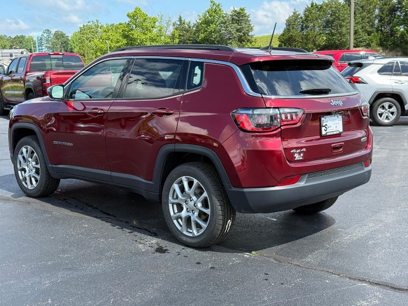 Jeep Compass Vehicle Full-screen Gallery Image 6