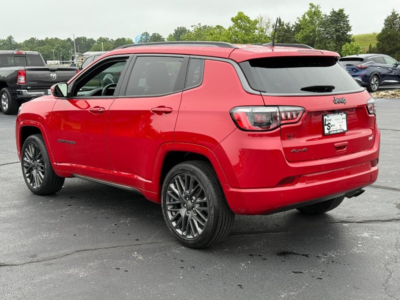 Jeep Compass Vehicle Full-screen Gallery Image 6