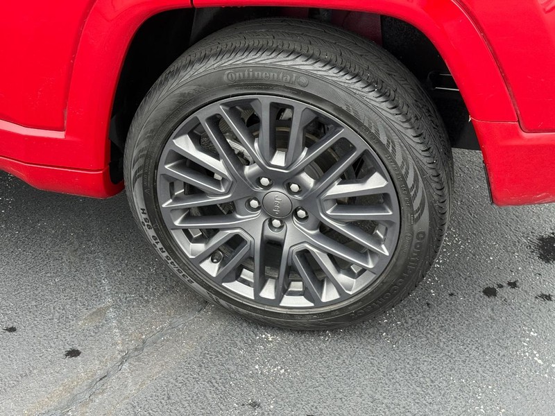 Jeep Compass Vehicle Full-screen Gallery Image 7