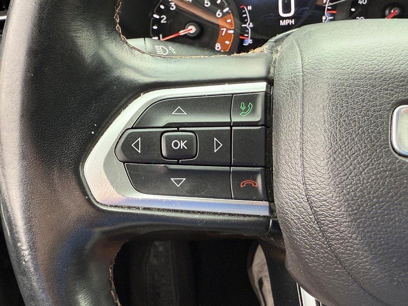 Jeep Compass Vehicle Full-screen Gallery Image 17