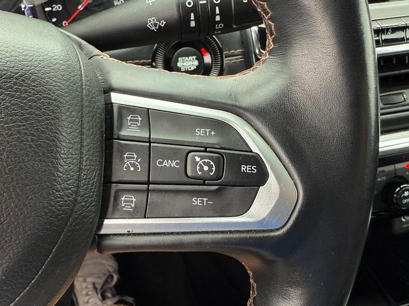 Jeep Compass Vehicle Full-screen Gallery Image 18
