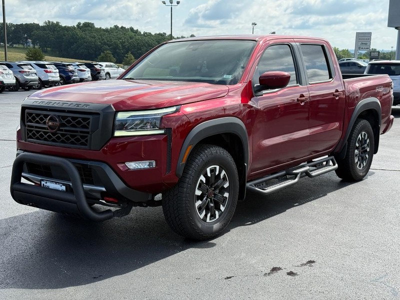 Nissan Frontier Vehicle Full-screen Gallery Image 10