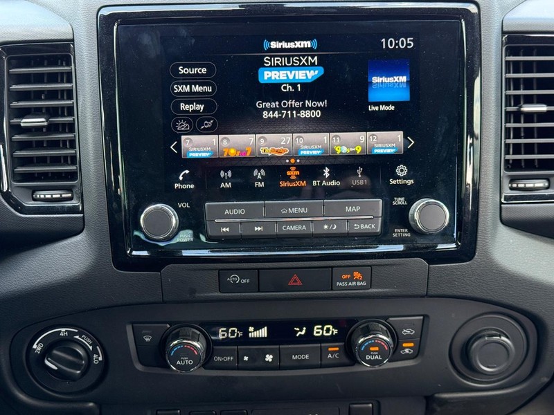 Nissan Frontier Vehicle Full-screen Gallery Image 15