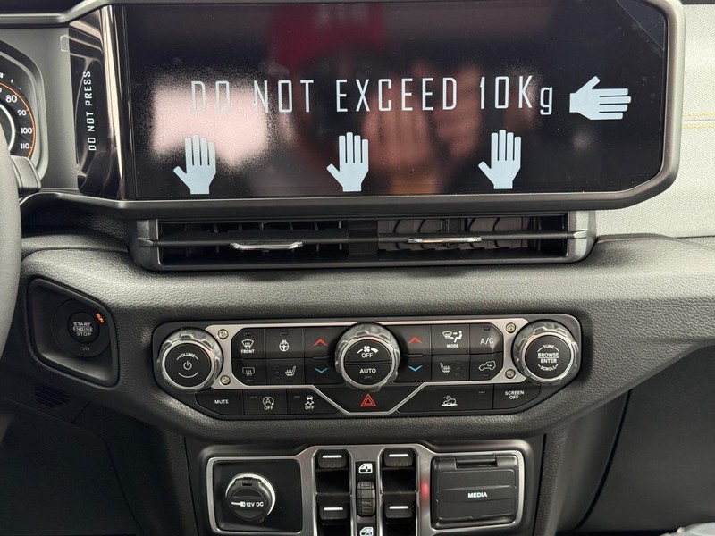 Jeep Gladiator Vehicle Full-screen Gallery Image 8