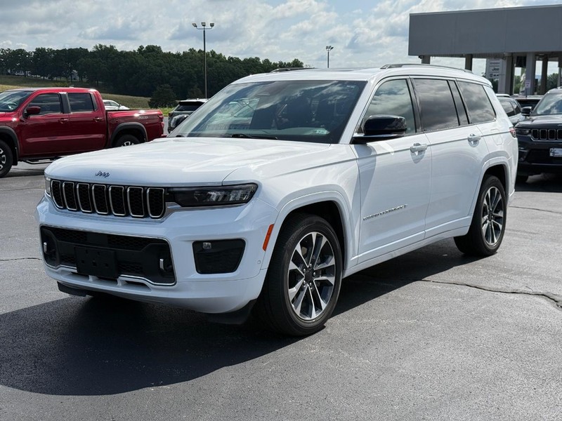 Jeep Grand Cherokee L Vehicle Full-screen Gallery Image 9