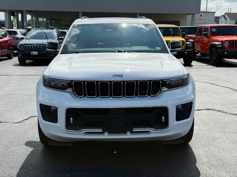 Jeep Grand Cherokee L Vehicle Full-screen Gallery Image 10
