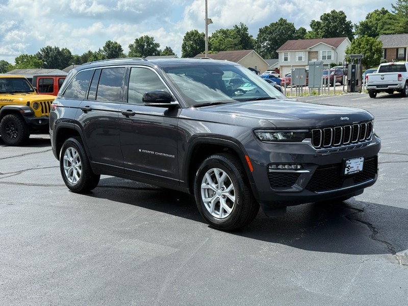 Jeep Grand Cherokee Vehicle Full-screen Gallery Image 2