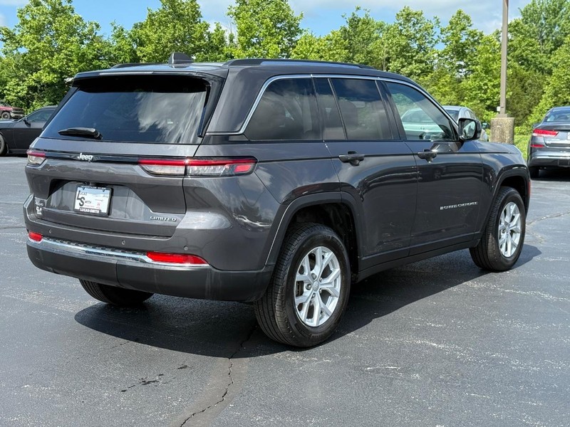 Jeep Grand Cherokee Vehicle Full-screen Gallery Image 3