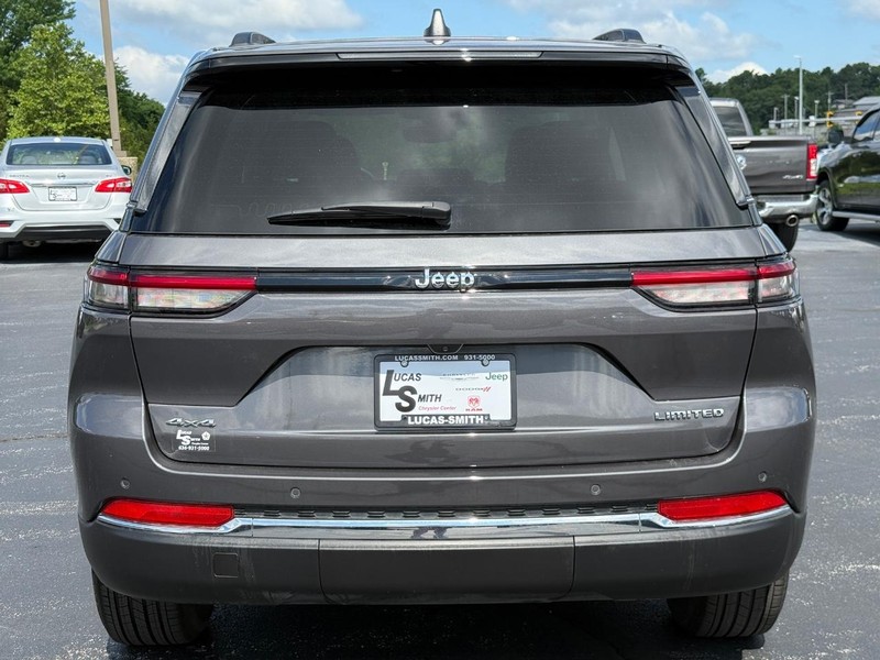 Jeep Grand Cherokee Vehicle Full-screen Gallery Image 5