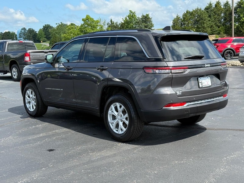 Jeep Grand Cherokee Vehicle Full-screen Gallery Image 7
