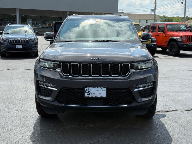 Jeep Grand Cherokee Vehicle Full-screen Gallery Image 10