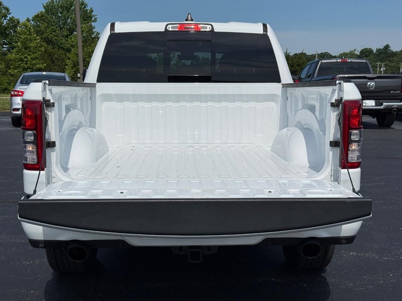 Ram 1500 Vehicle Full-screen Gallery Image 4
