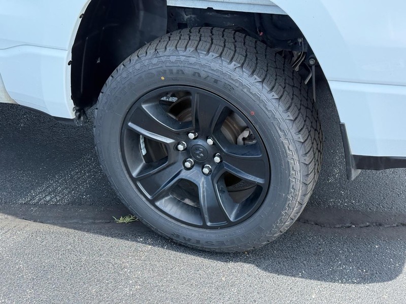 Ram 1500 Vehicle Full-screen Gallery Image 7