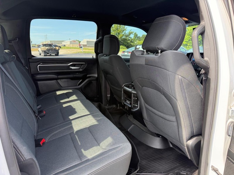 Ram 1500 Vehicle Full-screen Gallery Image 11