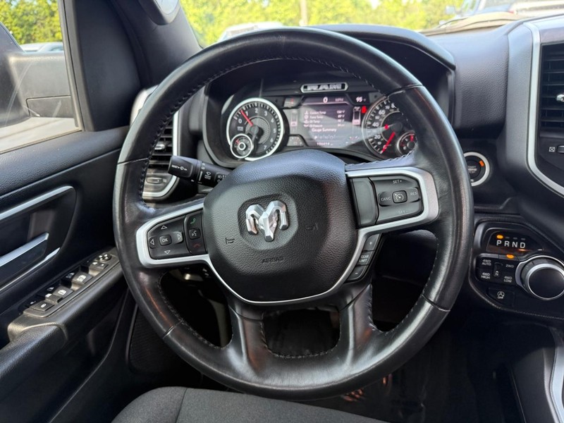 Ram 1500 Vehicle Full-screen Gallery Image 13