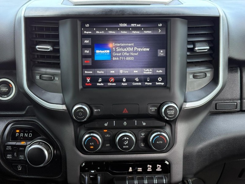 Ram 1500 Vehicle Full-screen Gallery Image 14