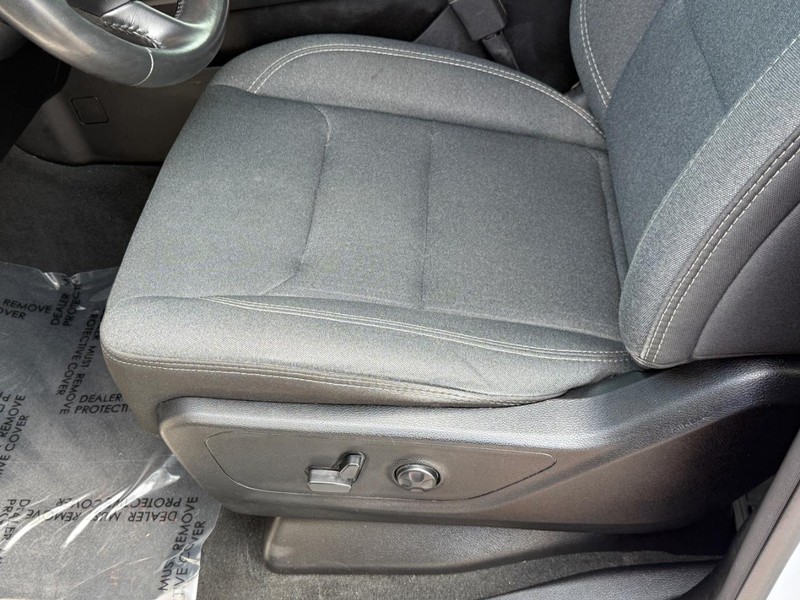Ram 1500 Vehicle Full-screen Gallery Image 16