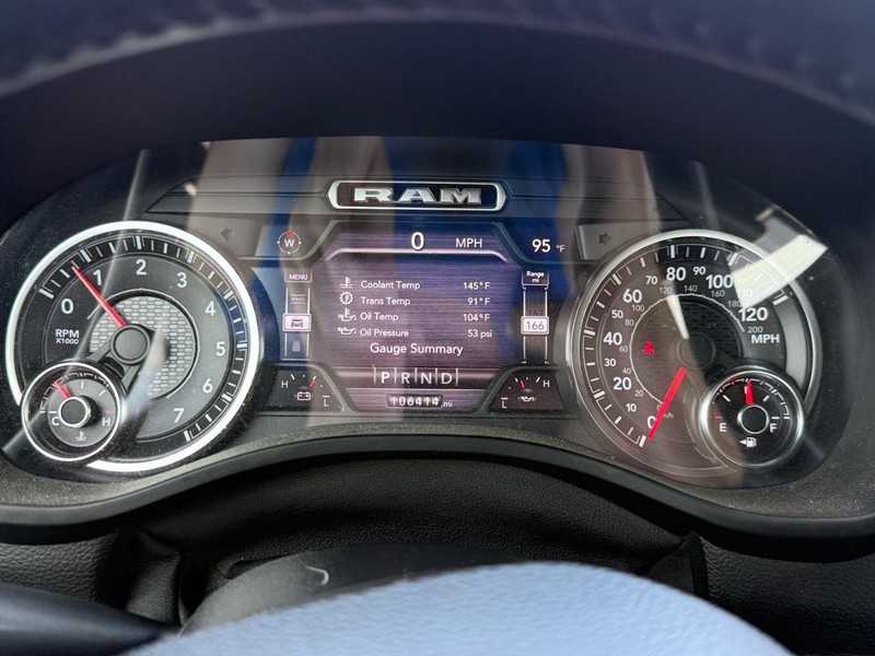 Ram 1500 Vehicle Full-screen Gallery Image 20