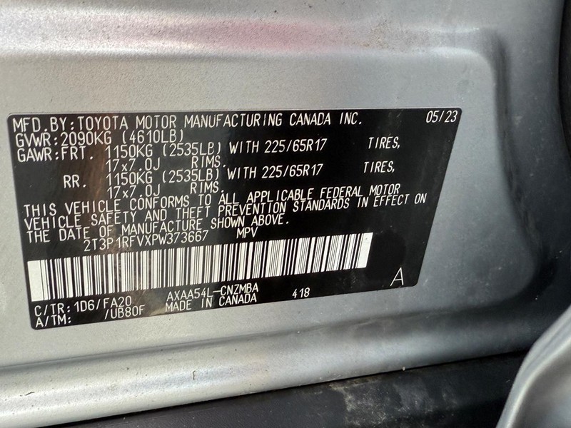 Toyota RAV4 Vehicle Full-screen Gallery Image 23