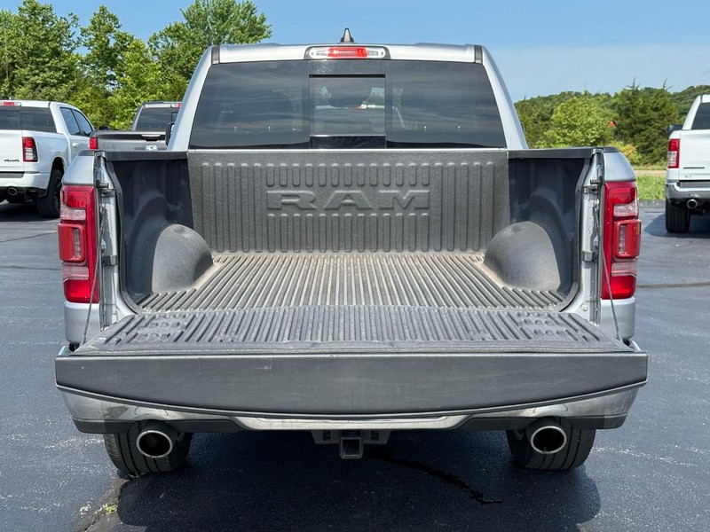 Ram 1500 Vehicle Full-screen Gallery Image 4