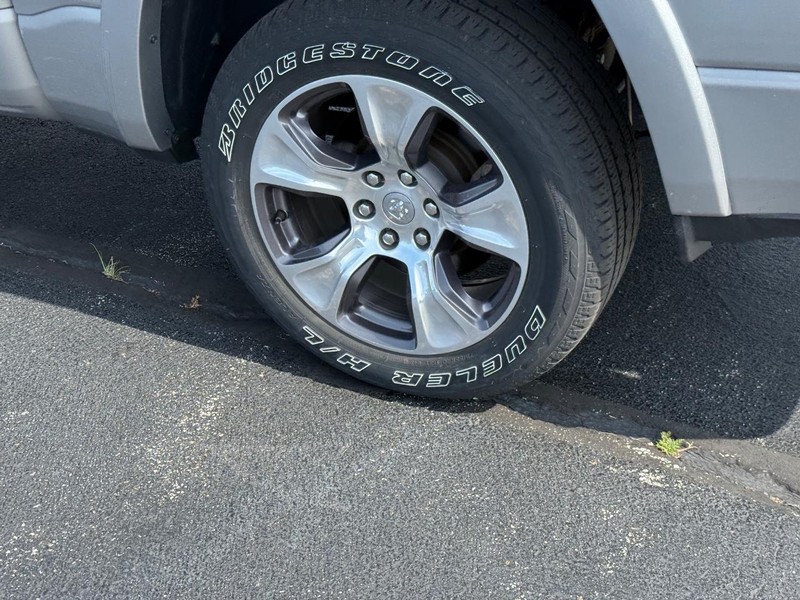 Ram 1500 Vehicle Full-screen Gallery Image 7