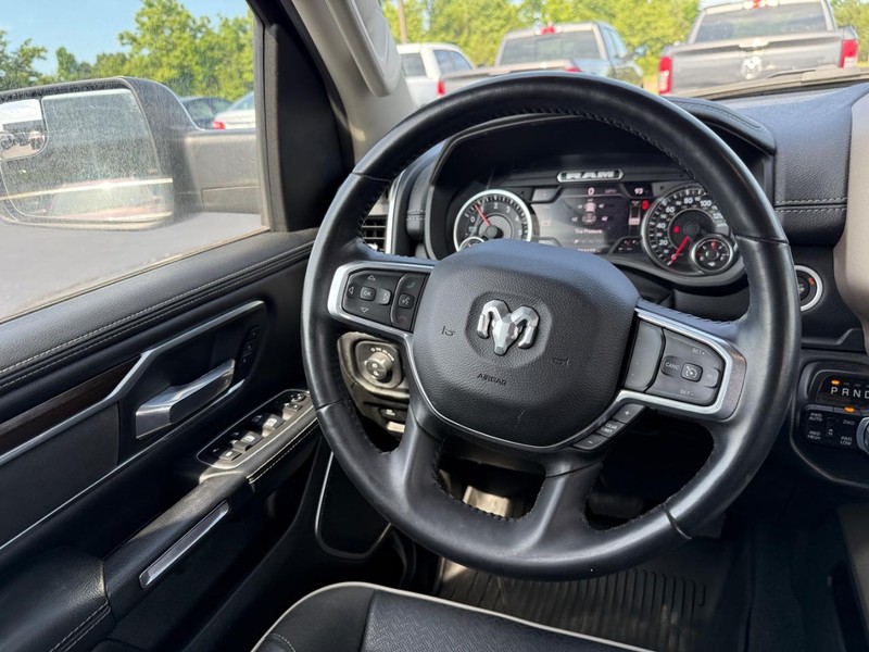 Ram 1500 Vehicle Full-screen Gallery Image 12