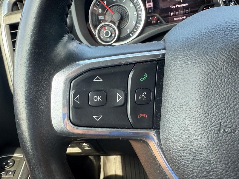 Ram 1500 Vehicle Full-screen Gallery Image 18