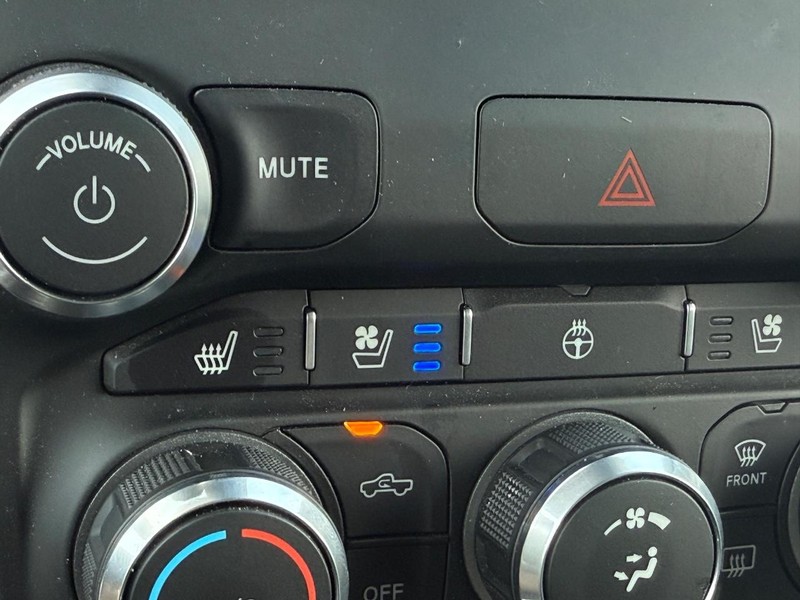 Ram 1500 Vehicle Full-screen Gallery Image 23