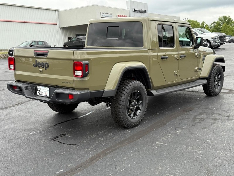 Jeep Gladiator Vehicle Full-screen Gallery Image 4