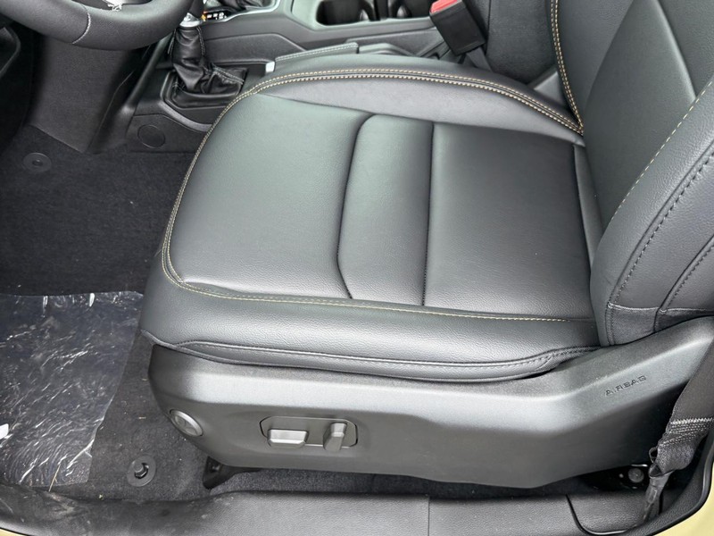 Jeep Gladiator Vehicle Full-screen Gallery Image 12