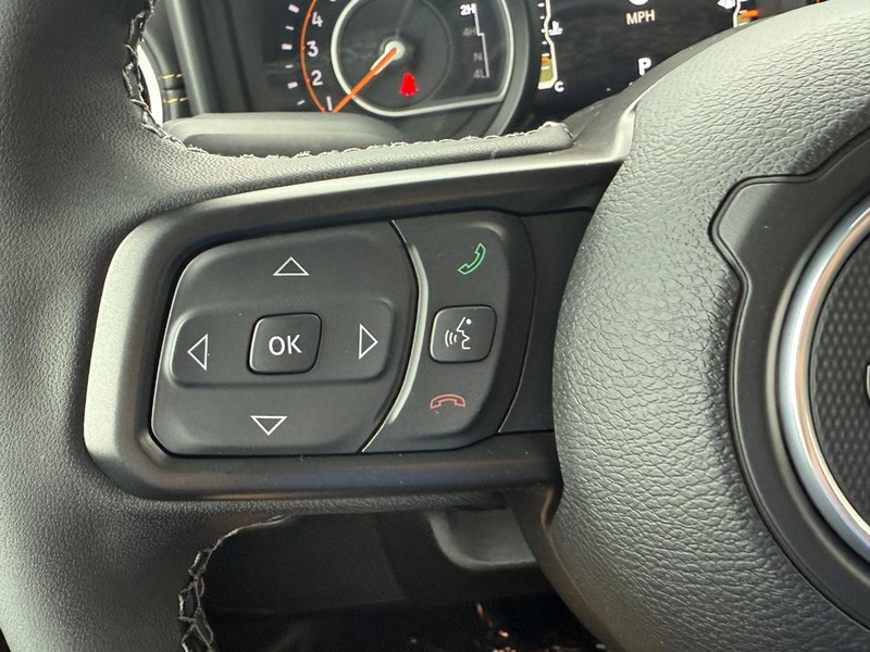 Jeep Gladiator Vehicle Full-screen Gallery Image 13