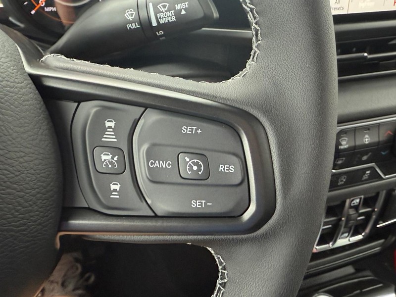 Jeep Gladiator Vehicle Full-screen Gallery Image 14