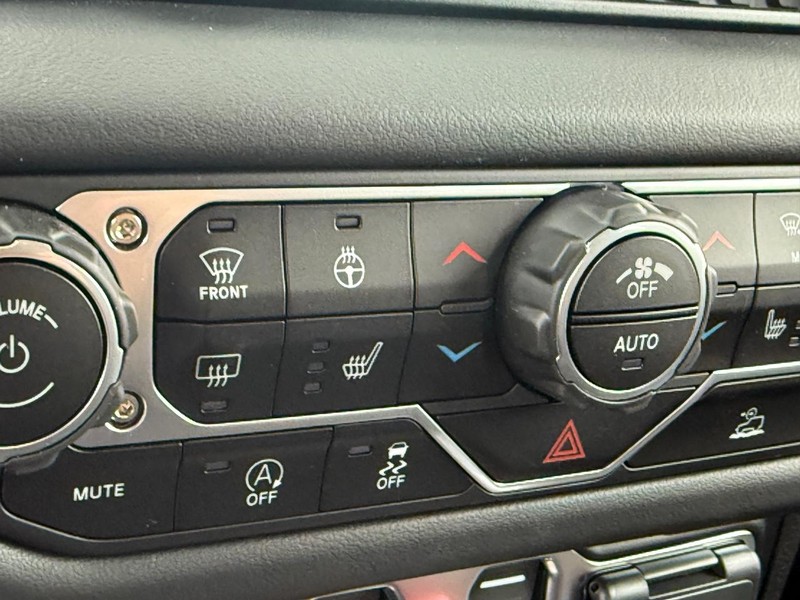 Jeep Gladiator Vehicle Full-screen Gallery Image 17