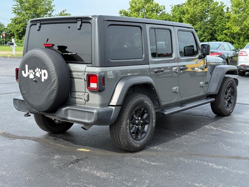 Jeep Wrangler Vehicle Full-screen Gallery Image 3