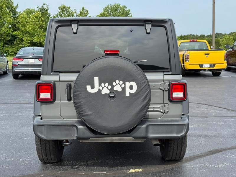 Jeep Wrangler Vehicle Full-screen Gallery Image 5