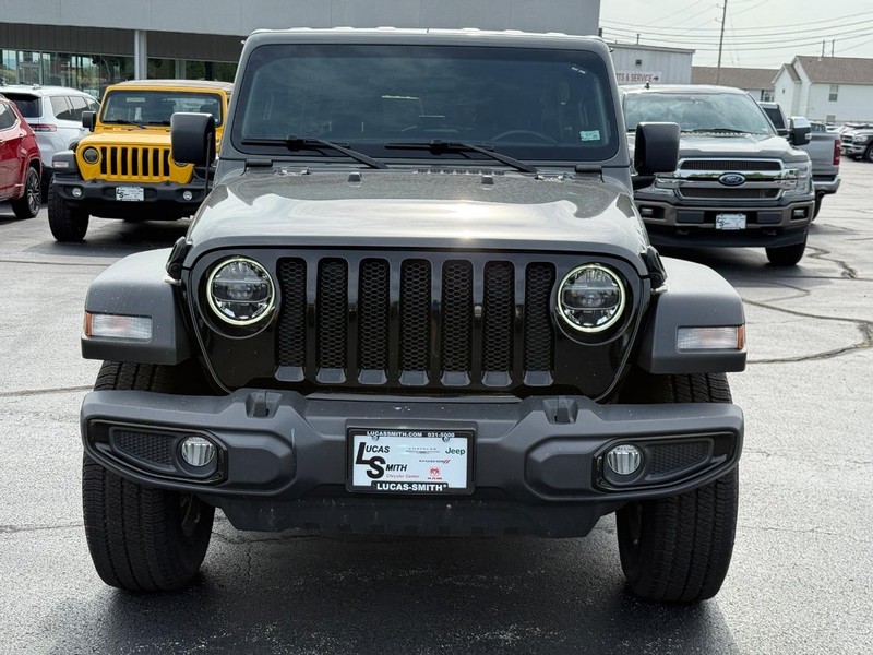 Jeep Wrangler Vehicle Full-screen Gallery Image 9
