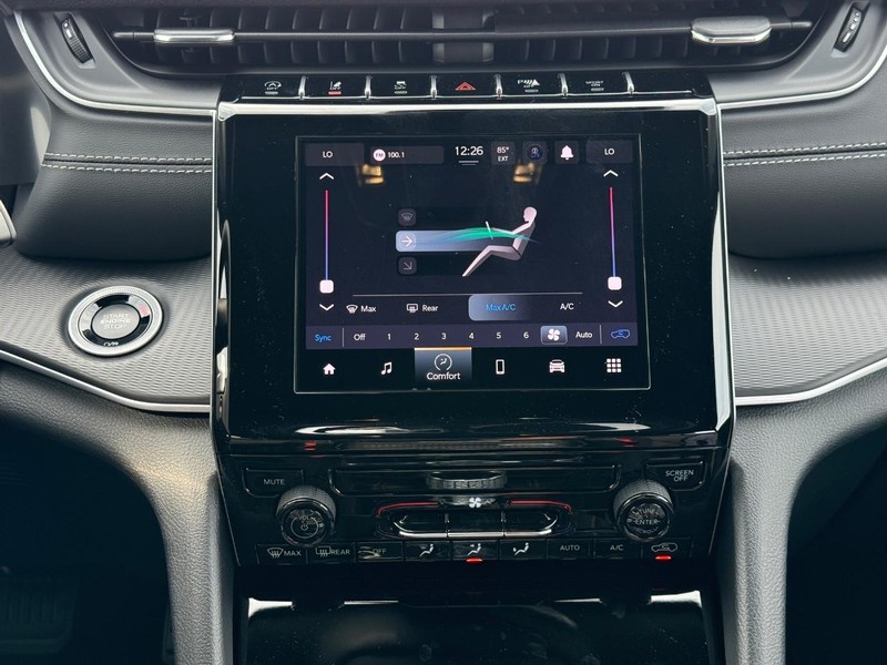 Jeep Grand Cherokee Vehicle Full-screen Gallery Image 8