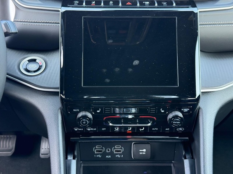 Jeep Grand Cherokee Vehicle Full-screen Gallery Image 8