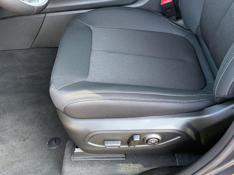 Jeep Grand Cherokee Vehicle Full-screen Gallery Image 10