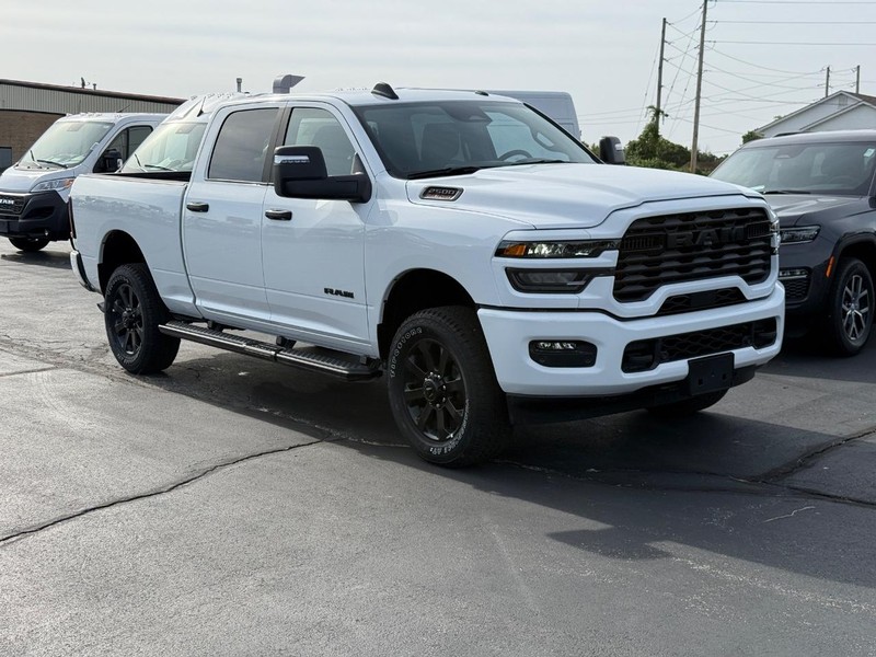 Ram 2500 Vehicle Full-screen Gallery Image 2