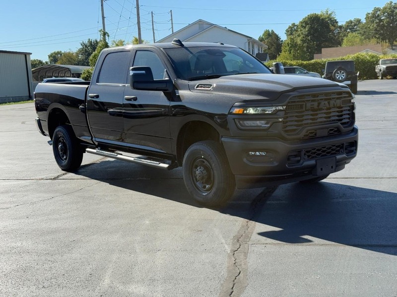 Ram 2500 Vehicle Full-screen Gallery Image 2