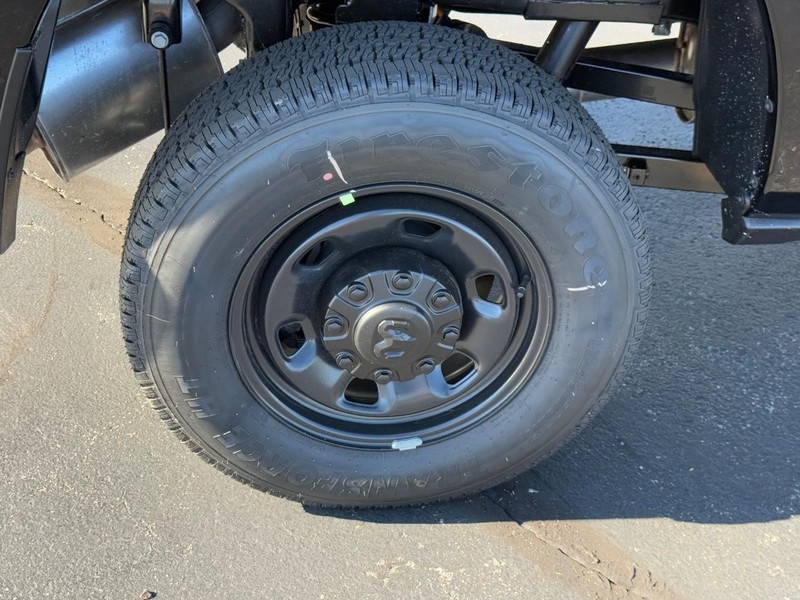 Ram 2500 Vehicle Full-screen Gallery Image 4