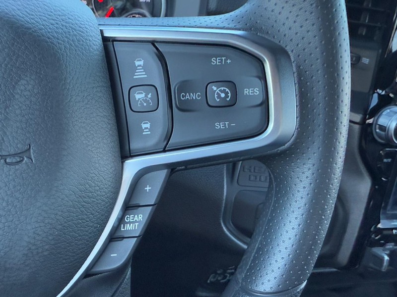 Ram 2500 Vehicle Full-screen Gallery Image 11