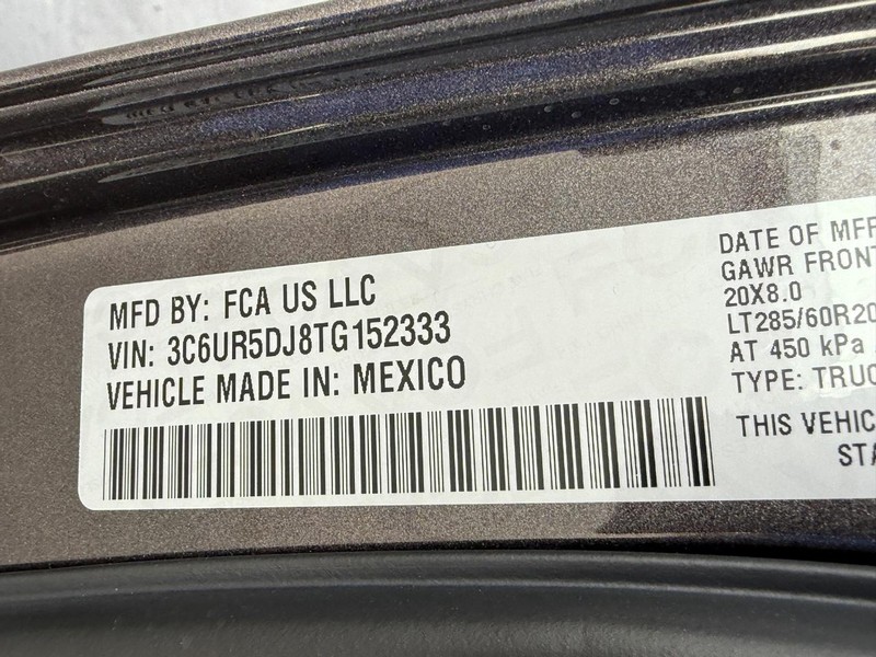 Ram 2500 Vehicle Full-screen Gallery Image 15